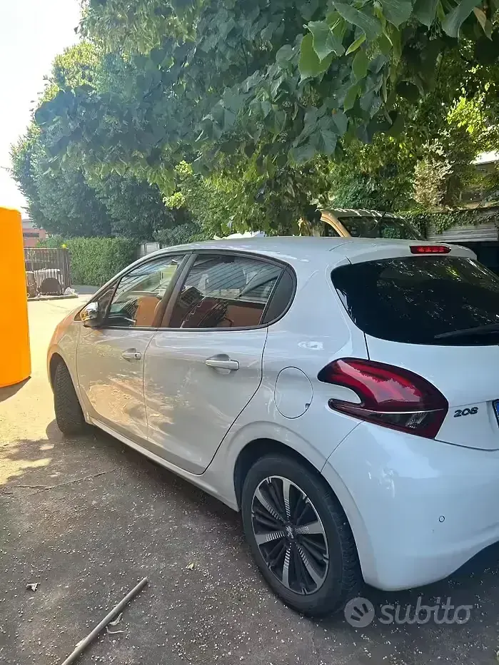 Usata Peugeot 208 83 CV (61 kW) 2019 Bianco Utilitaria