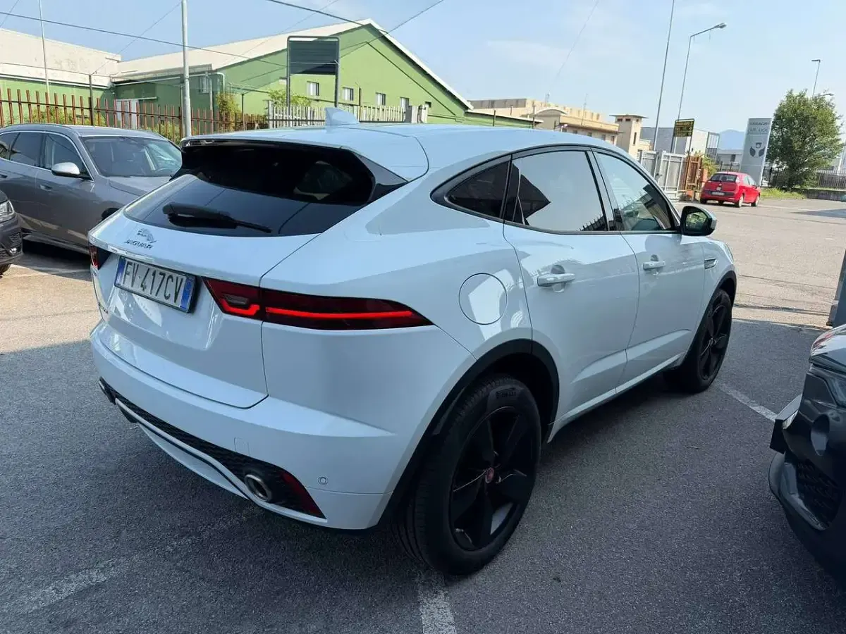 Usata Jaguar E-Pace R-Dynamic 150 CV (110 kW) 2019 Bianco SUV