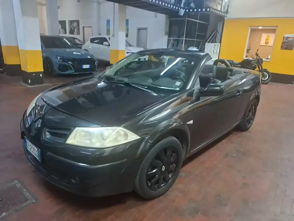 Usata Renault Mégane Cabriolet 101 CV (74 kW) 2008 Nero Cabrio