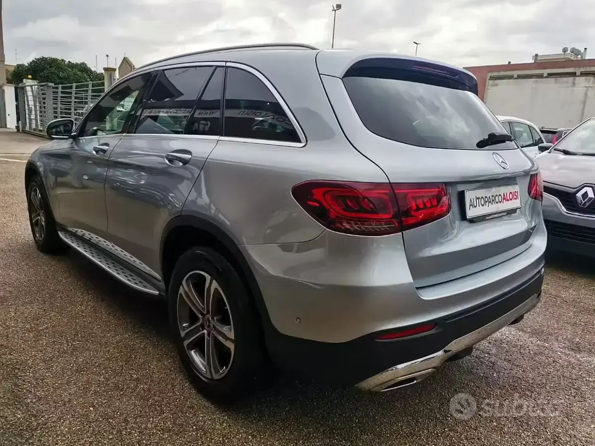 Usata Mercedes GLC220 194 CV (142 kW) 2022 Grigio SUV