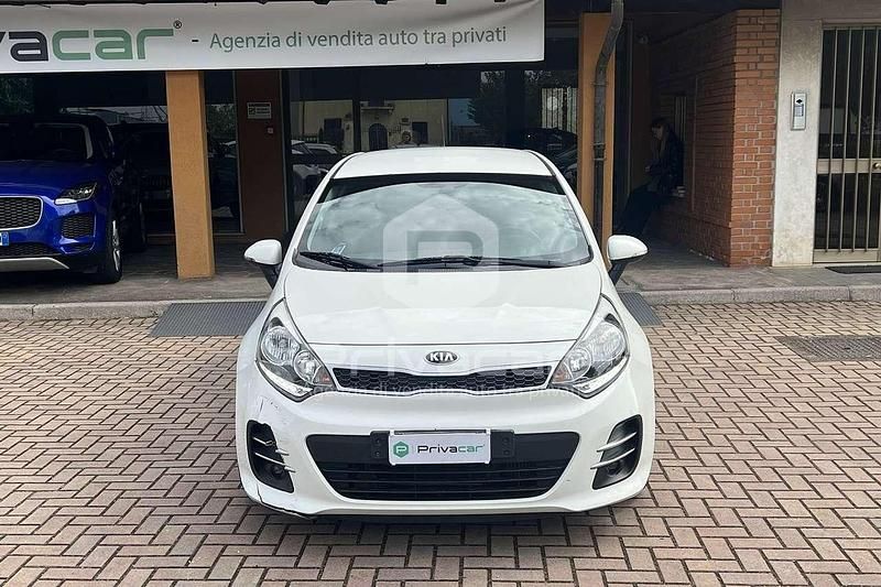 Usata Kia Rio 90 CV (66 kW) 2016 Bianco Utilitaria