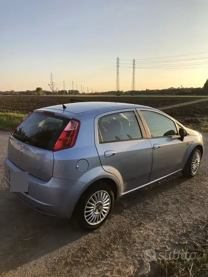 Usata Fiat Grande Punto 65 CV (47 kW) 2005 Utilitaria