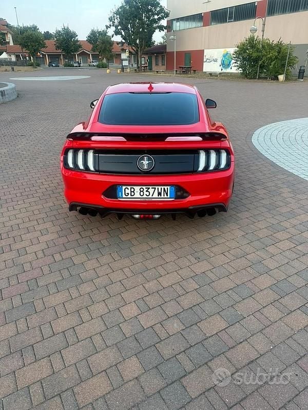 Usata Ford Mustang Fastback 290 CV (213 kW) 2020 Rosso Coupé