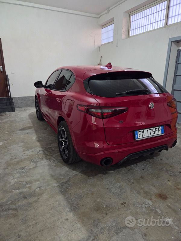 Usata 2017 Alfa Romeo Stelvio SUV | 19.000 € (Super prezzo) - Immagine 1/4
