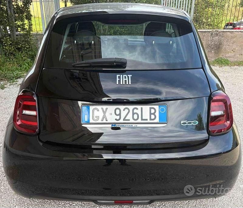 Usata Fiat 500e 86 kW (118 CV) 2024 Nero Berlina