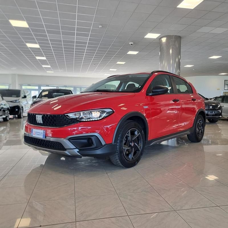 Usata Fiat Tipo Cross 95 CV (69 kW) 2021 Rosso Berlina