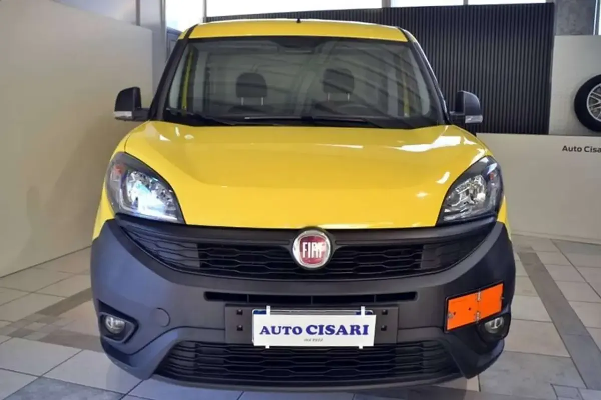 Usata Fiat Doblò 95 CV (69 kW) 2019 Giallo Monovolume