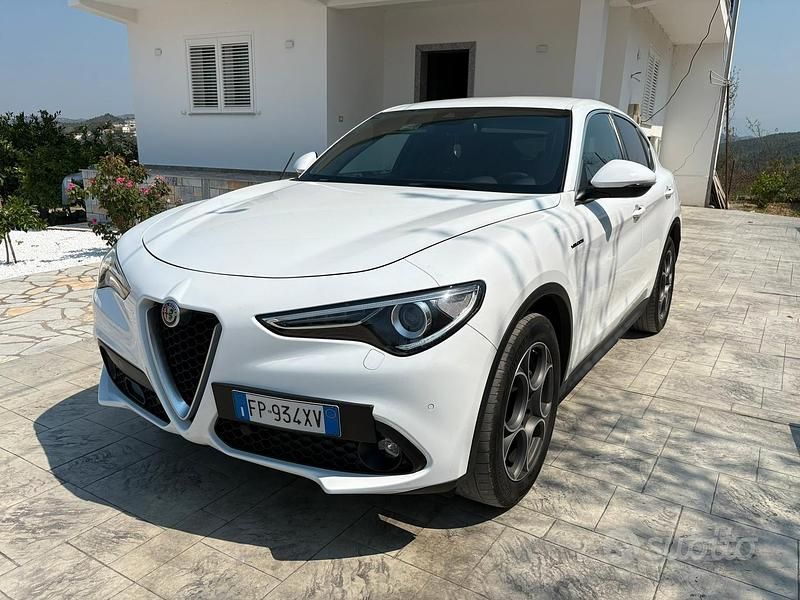 Usata 2018 Alfa Romeo Stelvio SUV | 23.000 € (Buon prezzo) - Immagine 1/4