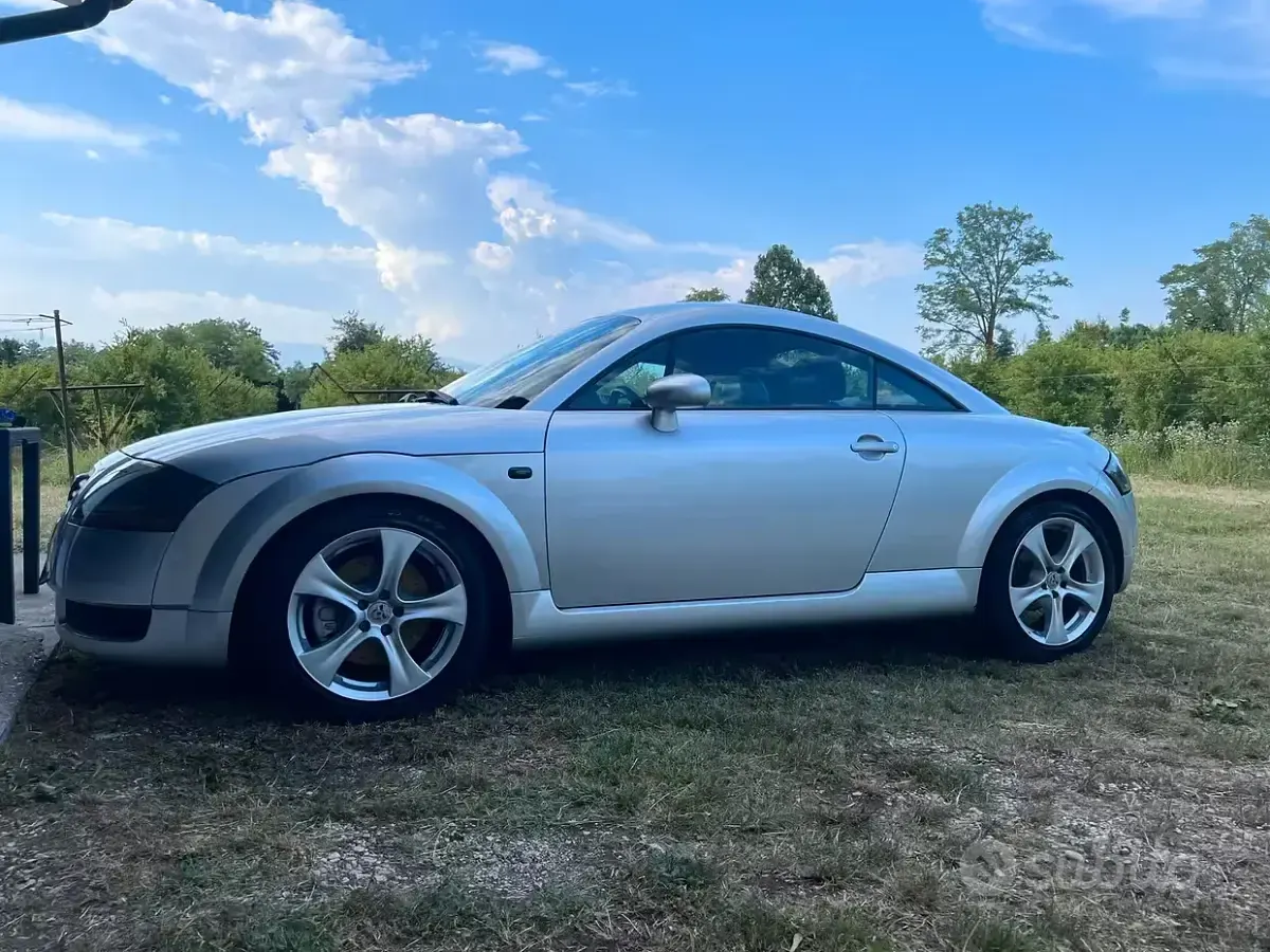 Usata Audi TT 179 CV (131 kW) 1999 Grigio Coupé