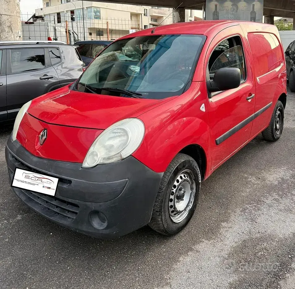 Usata Renault Kangoo Dynamique 85 CV (62 kW) 2010 Rosso Monovolume