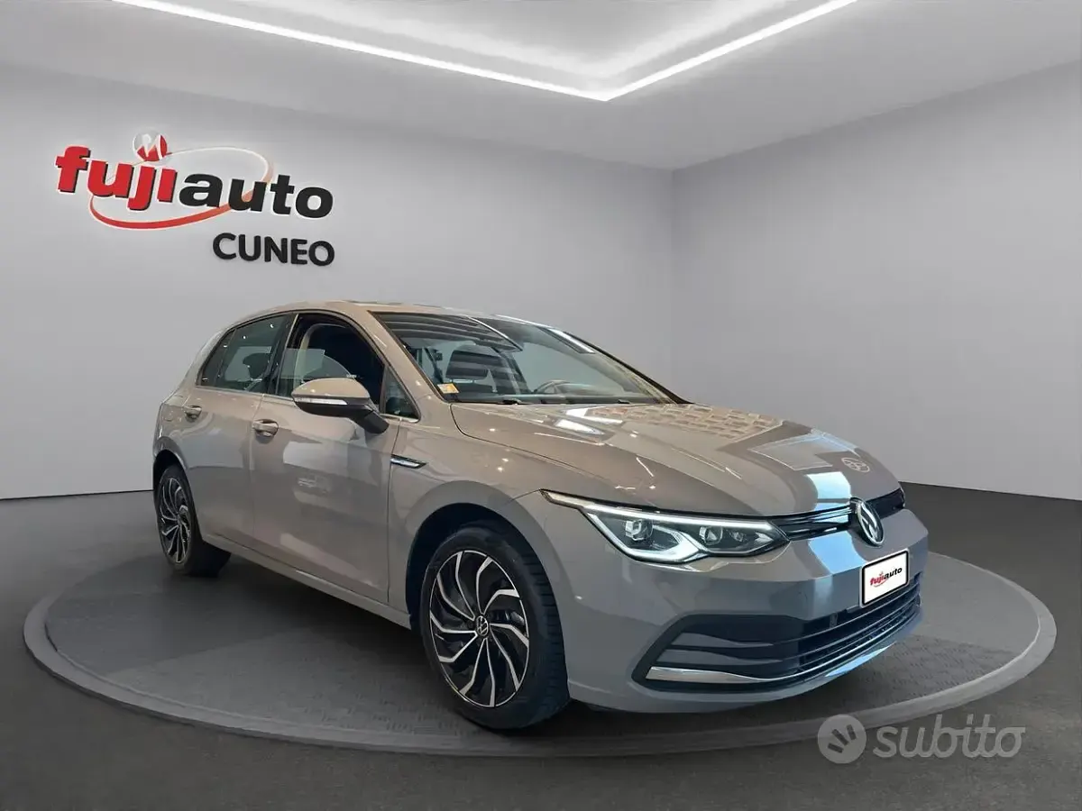 Usata VW Golf VIII Style 131 CV (96 kW) 2020 Grigio Berlina