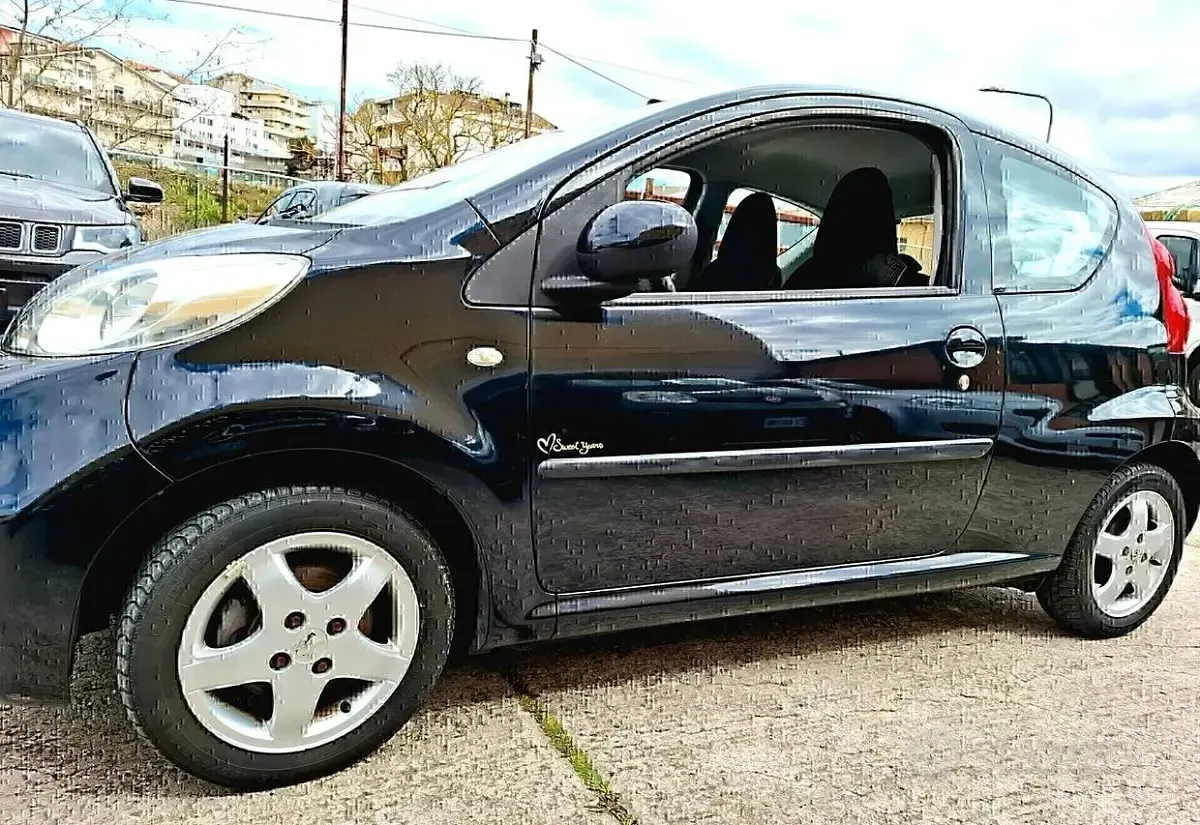 Usata Peugeot 107 68 CV (50 kW) 2010 Nero Utilitaria