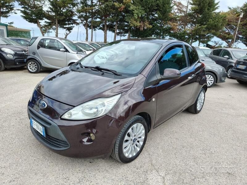 Marrone Usata 2011 Ford Ka Titanium Due volumi | 3900 € (Buon prezzo) - Immagine 1/4
