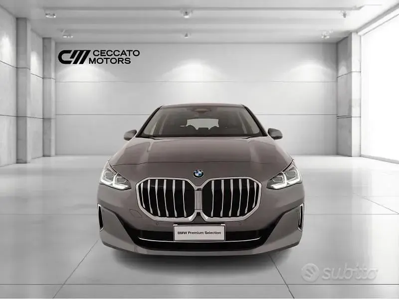 Usata BMW 218 Active Tourer Luxury Line 150 CV (110 kW) 2025 Grigio Monovolume