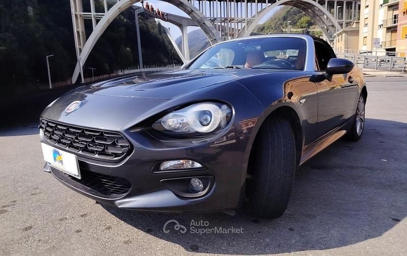 Usata Fiat 124 Spider Lusso 140 CV (102 kW) 2019 Grigio Cabrio