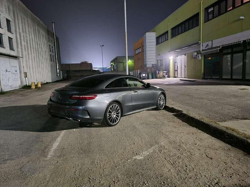 Usata Mercedes E220 Premium Plus 194 CV (142 kW) 2019 Coupé