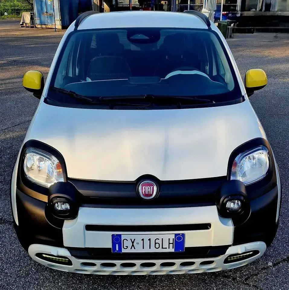 Nuova Fiat Panda Cross Cross 69 CV (50 kW) 2025 Bianchissima Utilitaria