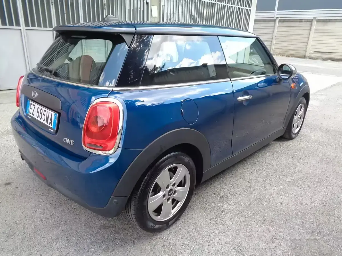 Usata Mini ONE 102 CV (75 kW) 2015 Blu Utilitaria
