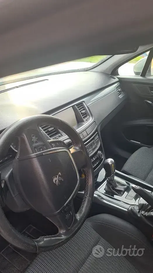 Usata Peugeot 5008 163 CV (119 kW) 2011 Grigio Monovolume
