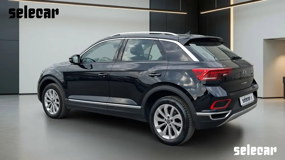 Usata VW T-Roc Style 116 CV (85 kW) 2023 A2 nero brillante SUV