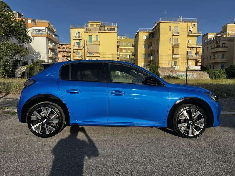 Usata Peugeot 208 GT 101 CV (74 kW) 2021 Blu/azzurro Utilitaria
