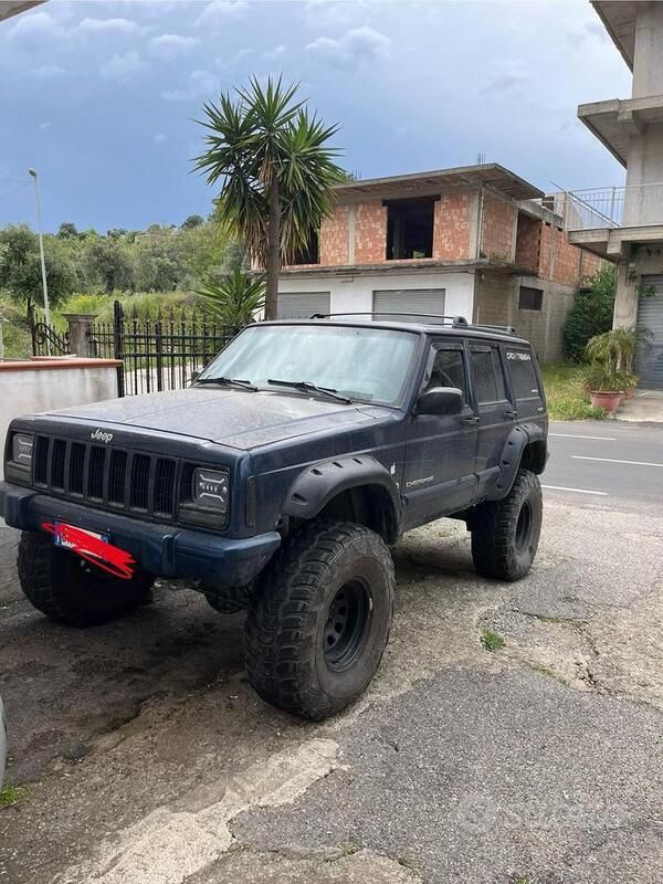 Second-hand Jeep Cherokee 116 CP (85 kW) 2001 Albastru SUV