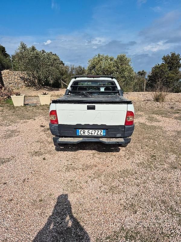 Usata Fiat Strada 2004 Bianco