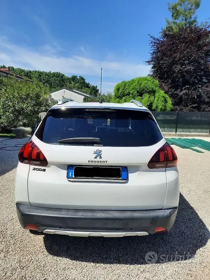Usata Peugeot 2008 Allure 120 CV (88 kW) 2017 Bianco SUV