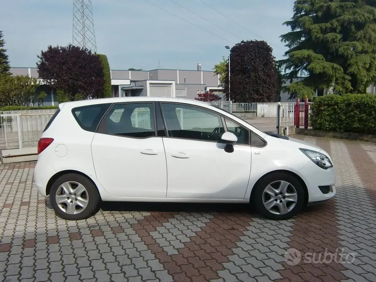 Usata Opel Meriva 120 CV (88 kW) 2016 Bianco Monovolume