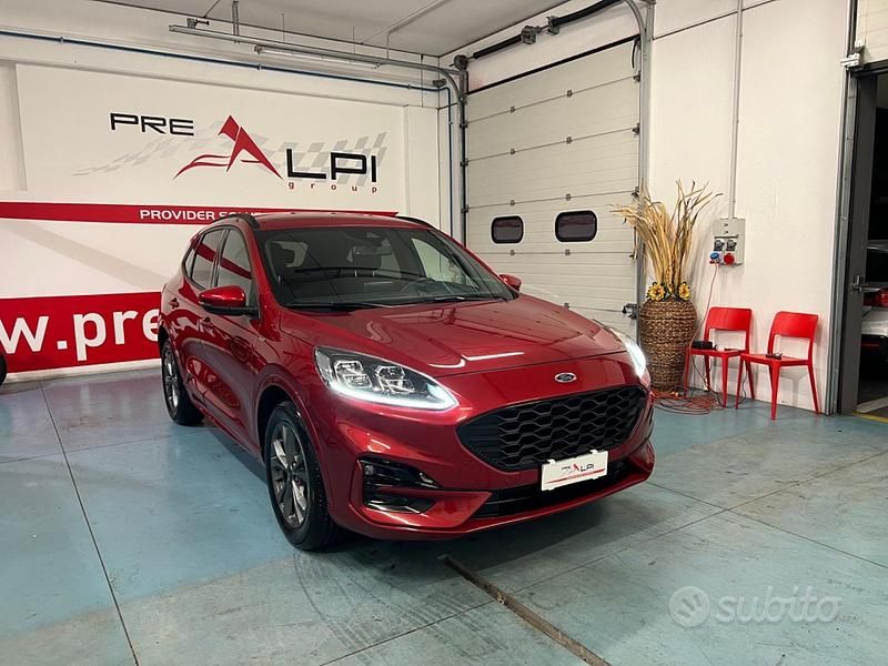 Rosso Usata 2021 Ford Kuga ST-Line SUV | 17.900 € (Buon prezzo) - Immagine 1/4