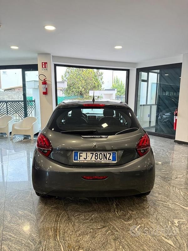 Usata Peugeot 208 Allure 75 CV (55 kW) 2017 Grigio Utilitaria