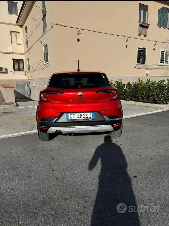 Usata Renault Captur 101 CV (74 kW) 2020 Rosso SUV