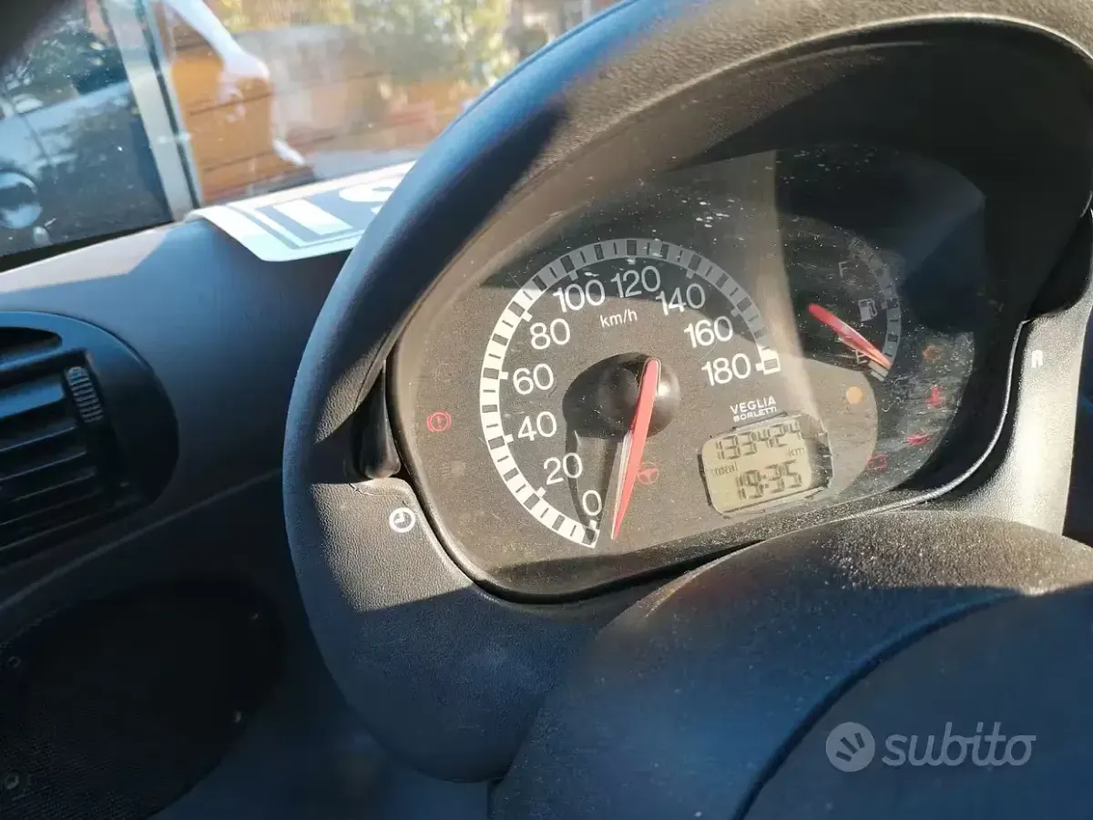 Usata Fiat 600 54 CV (39 kW) 2002 Nero Berlina