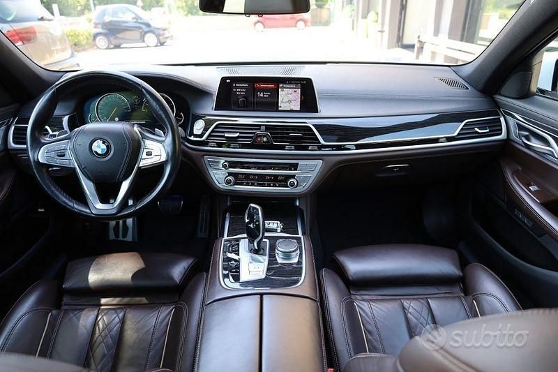 Usata BMW 730 M Sport 265 CV (194 kW) 2018 Mineral white / metallizzato Berlina