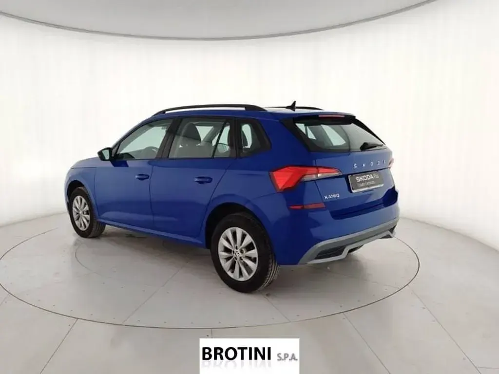 Usata Skoda Kamiq Ambition 95 CV (69 kW) 2022 Blu metallizzato SUV
