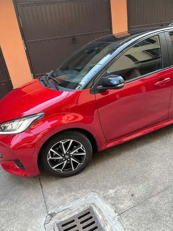 Usata Toyota Yaris Hybrid Style 92 CV (67 kW) 2023 Berlina