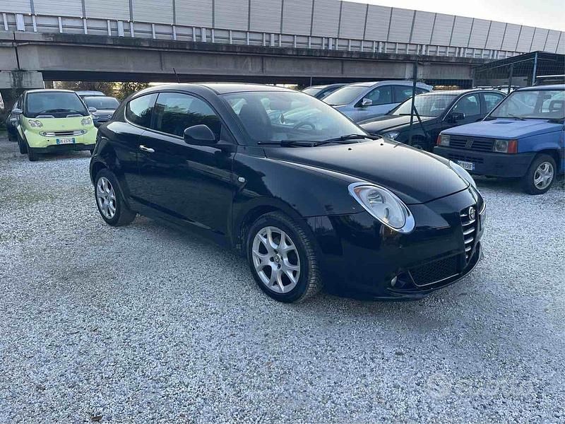 Usata Alfa Romeo MiTo Distinctive 95 CV (69 kW) 2010 Nero Utilitaria