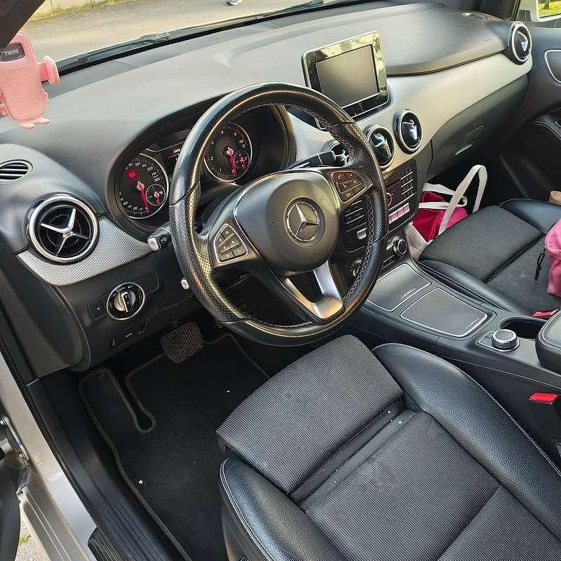 Usata Mercedes B180 109 CV (80 kW) 2017 Argento Monovolume