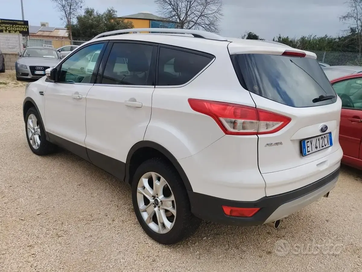Usata Ford Kuga 150 CV (110 kW) 2015 Bianco SUV