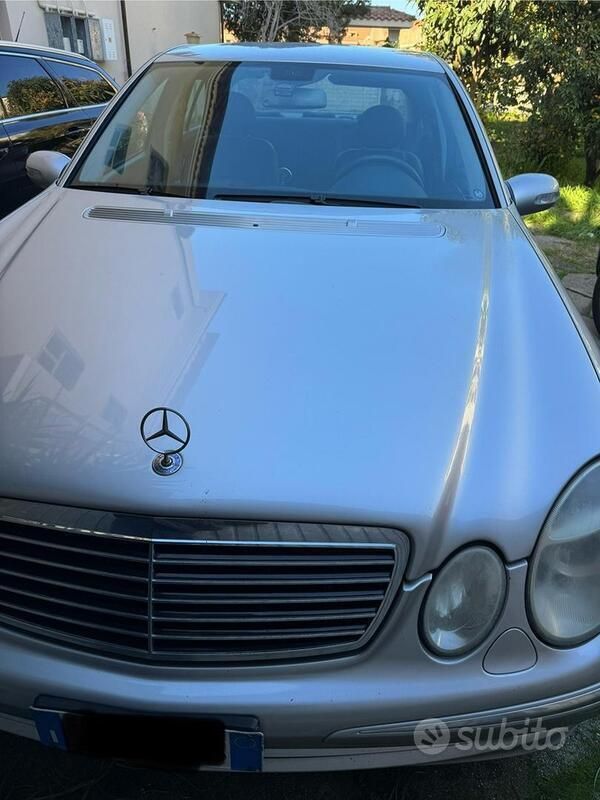 Grigio Usata 2005 Mercedes E280 Avantgarde Tre volumi | 2500 € (Super prezzo) - Immagine 1/4