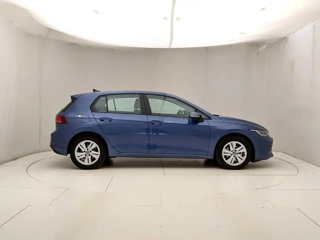 Usata VW Golf VIII Life 116 CV (85 kW) 2025 Giallo