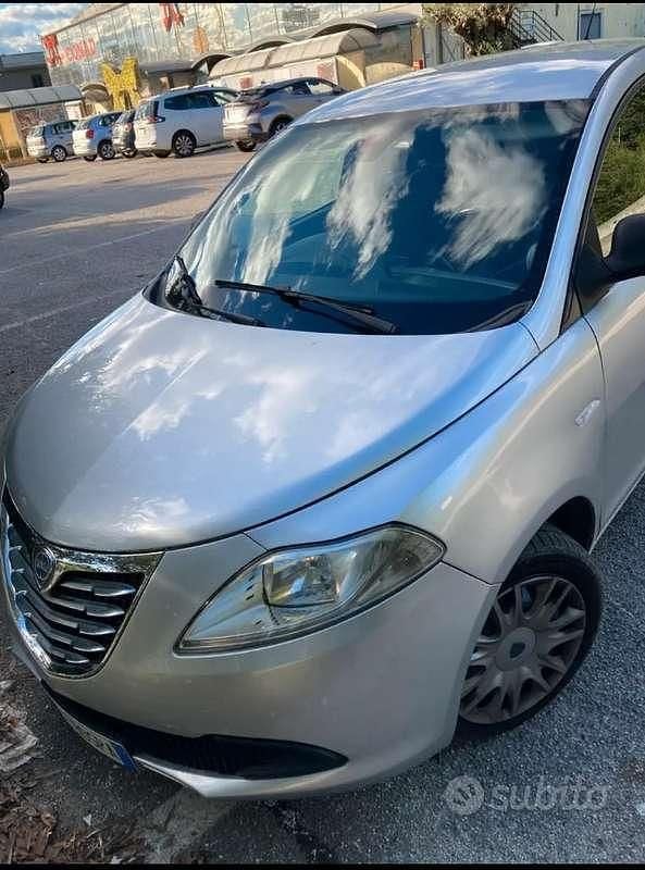 Usata Lancia Ypsilon Platinum 69 CV (50 kW) 2013 Utilitaria
