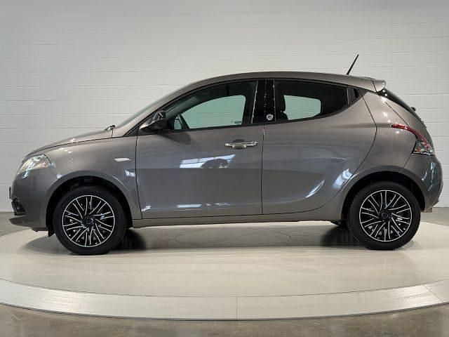 Usata Lancia Ypsilon Gold 69 CV (50 kW) 2020 Grigio