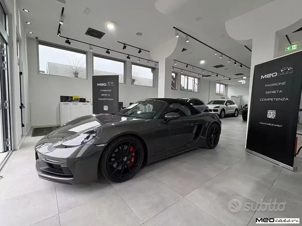 Usata Porsche 718 400 CV (294 kW) 2024 Grigio Cabrio