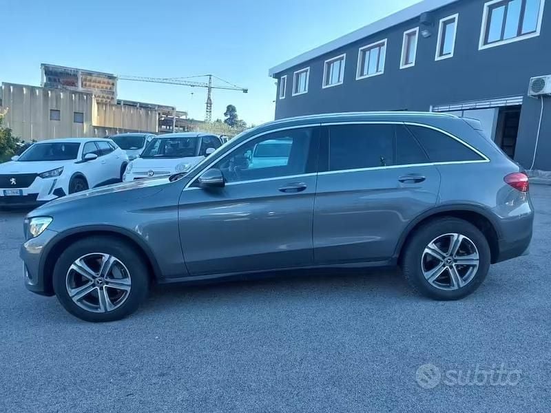 Usata Mercedes GLC220 Executive 170 CV (125 kW) 2018 Grigio SUV