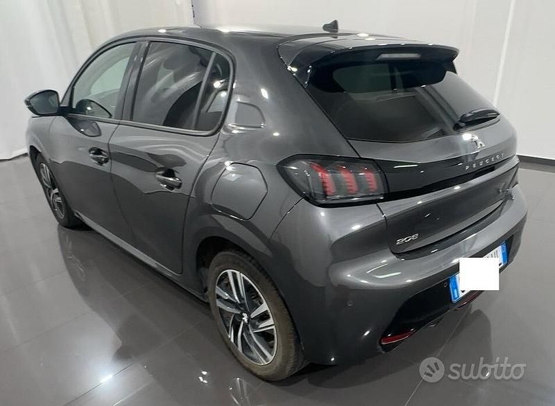 Usata Peugeot 208 Allure 101 CV (74 kW) 2023 Grigio Utilitaria