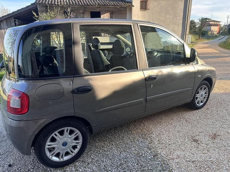 Usata Fiat Multipla Active 120 CV (88 kW) 2007 Marrone Monovolume