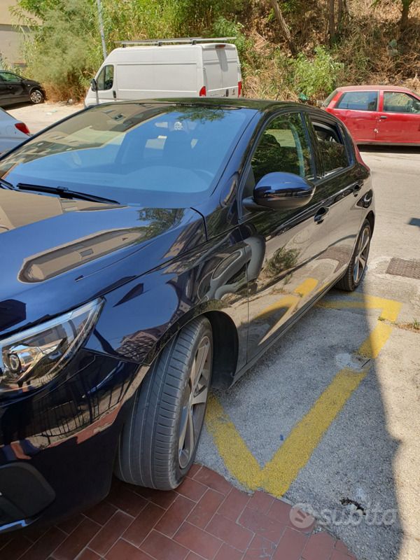 Usata Peugeot 308 130 CV (95 kW) 2018 Blu Berlina