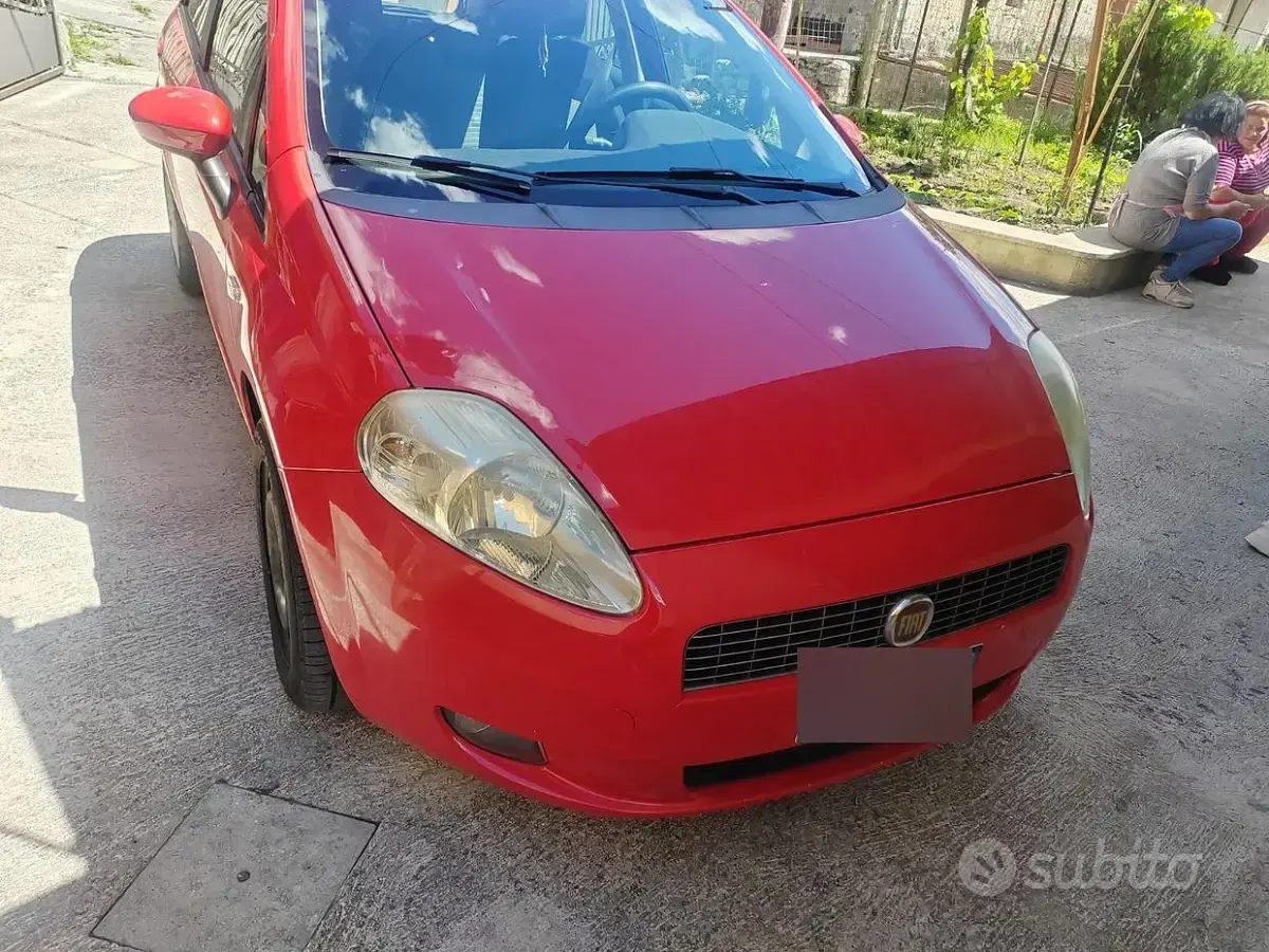 Usata Fiat Punto 77 CV (56 kW) 2007 Rosso Utilitaria