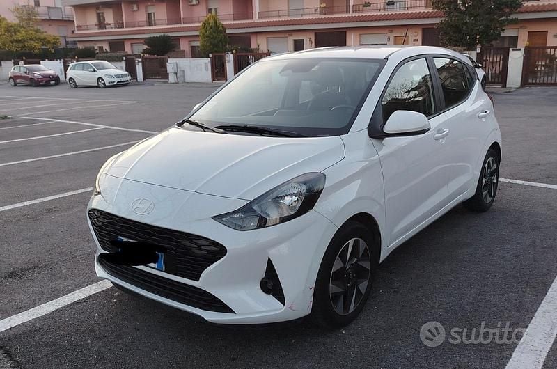 Usata Hyundai i10 Advanced 67 CV (49 kW) 2023 Bianco Utilitaria